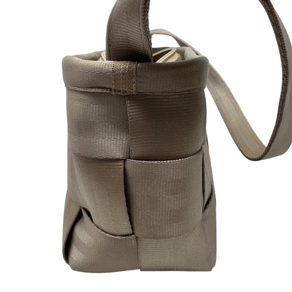 Harveys Seatbelt Bag Small Taupe Tan Shoulder Purse The Original USA - Picture 5 of 9